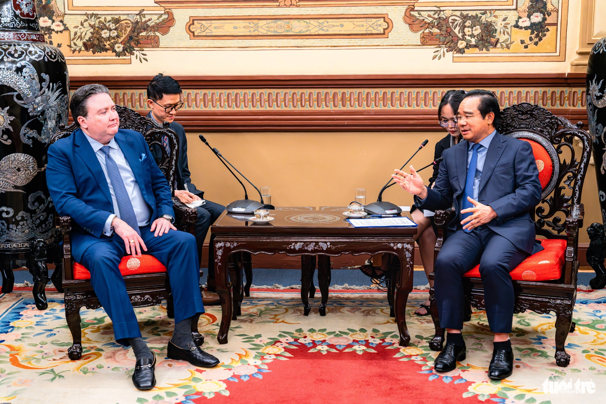 Đại sứ Mỹ Marc Knapper - Ảnh 1.