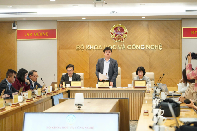 Thứ trưởng Bùi Hoàng Phương tại họp báo thường kỳ tháng 1 Bộ Khoa học và Công nghệ, sáng 29/1. Ảnh: Thùy Linh