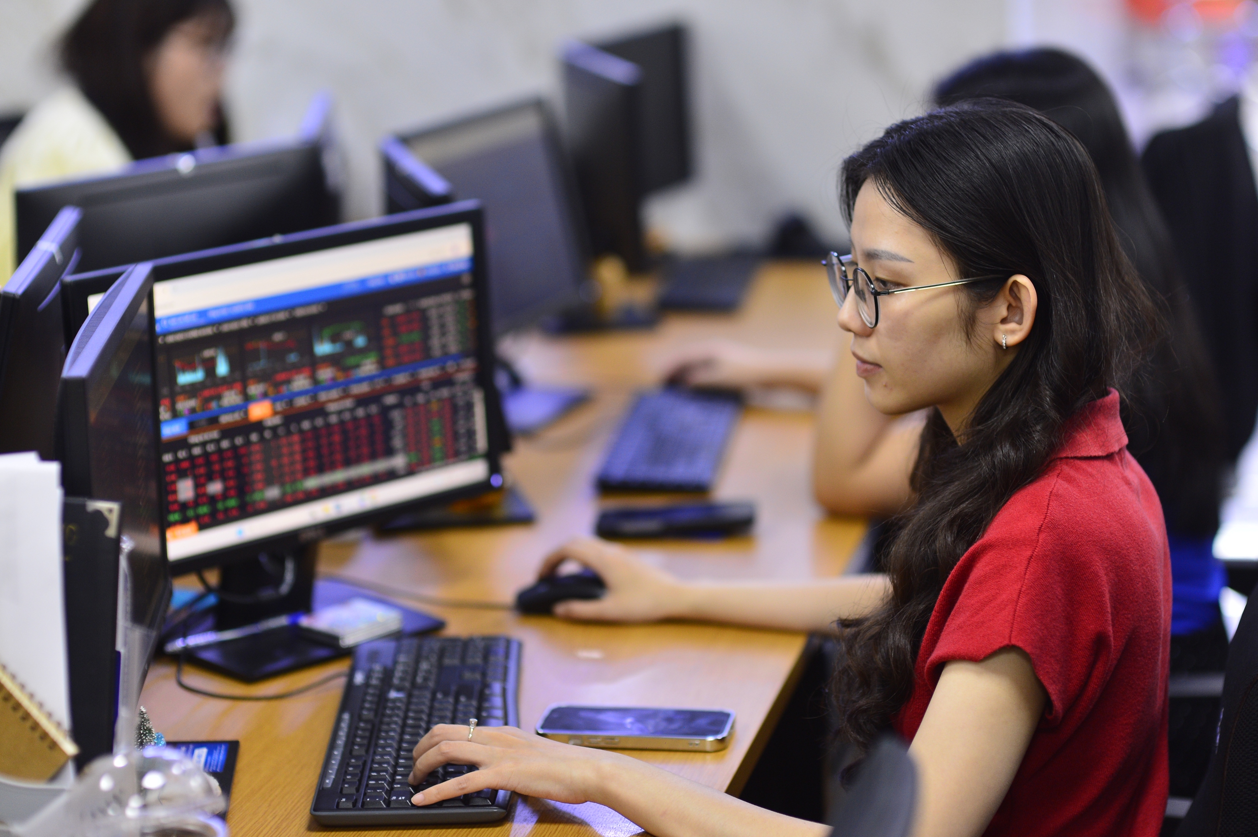 Chứng khoán tuần mới: VN-Index đi về đâu sau tuần lập đỉnh kỷ lục? 1 Chứng khoán tuần mới: VN-Index đi về đâu sau tuần lập đỉnh kỷ lục? - Ảnh 1.