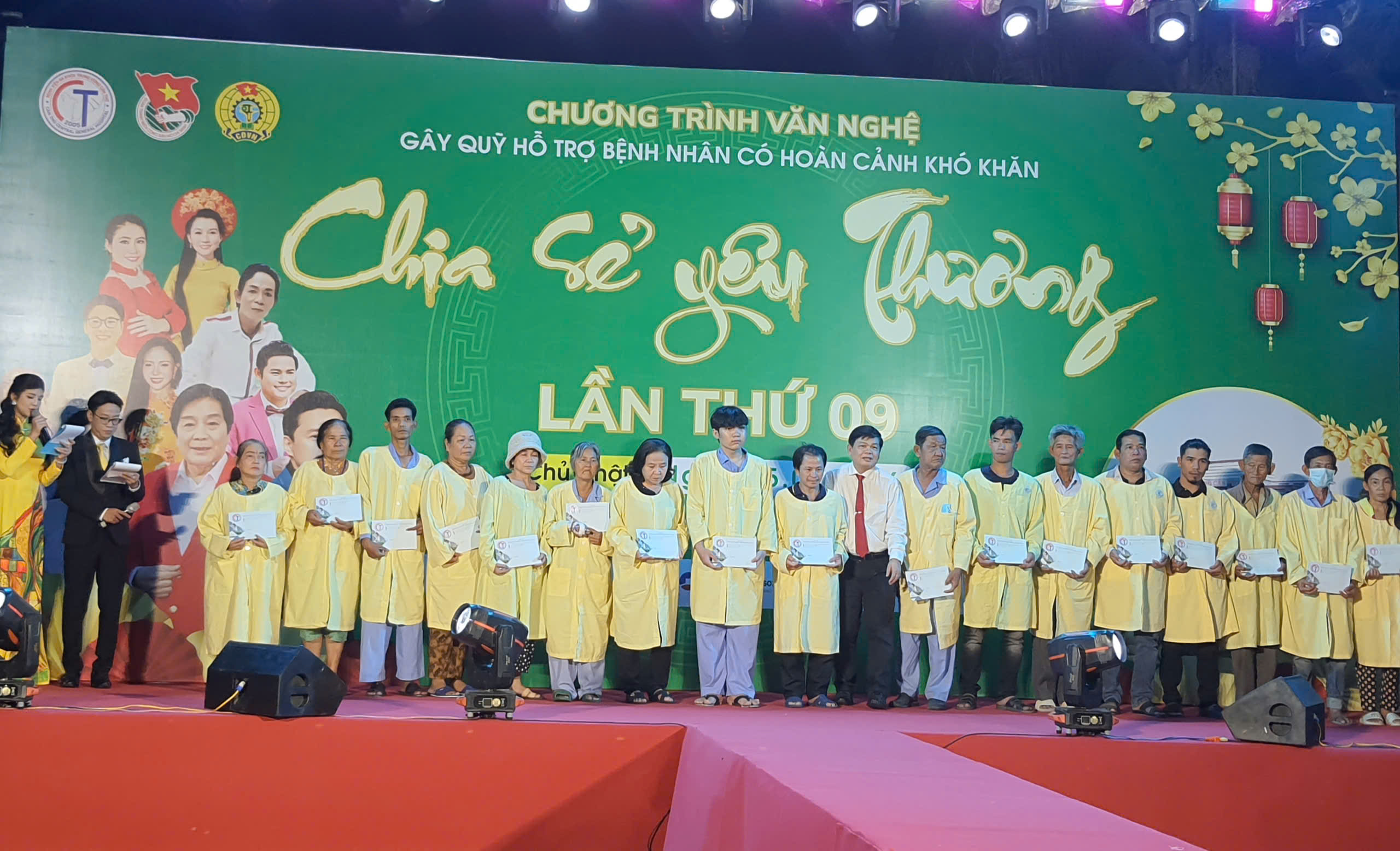 Chương trình "Chia sẻ yêu thương" nhận được 2,4 tỉ đồng hỗ trợ bệnh nhân khó khăn - Ảnh 1.