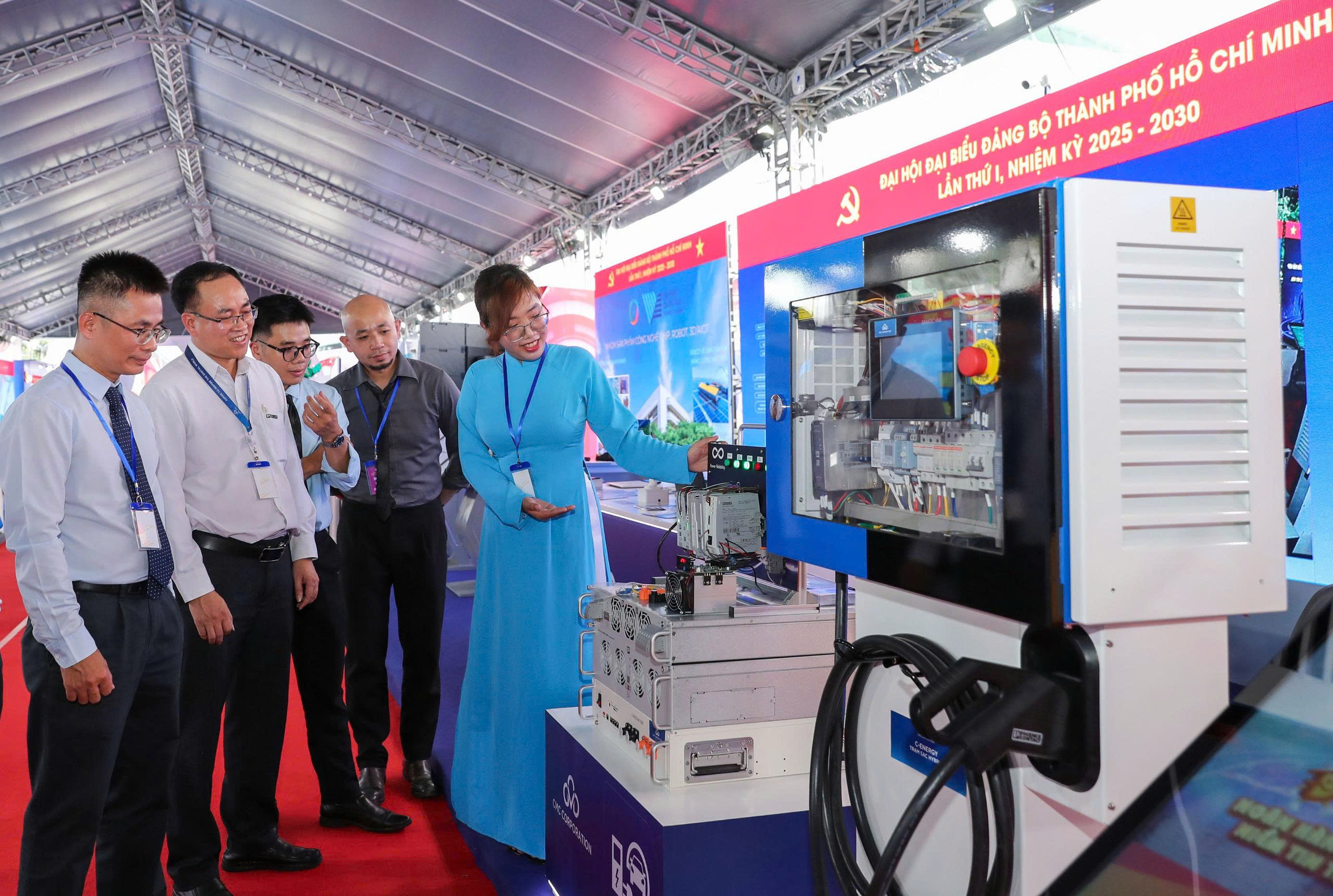 VIỆT NAM VƯƠN MÌNH PHÁT TRIỂN, HỘI NHẬP (*): Cơ đồ đất nước sau 40 năm đổi mới - Ảnh 1.