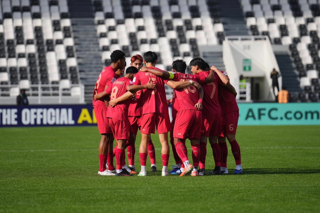 Cổ động viên Thái Lan chỉ trích đội nhà, ủng hộ U23 Việt Nam - 1