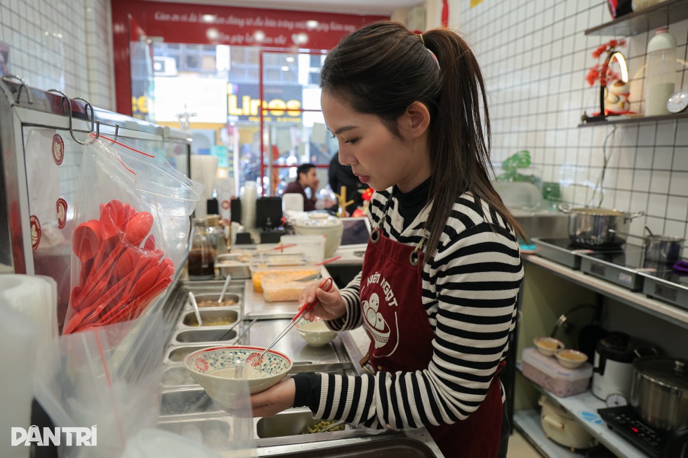Cô gái 9X bỏ công việc văn phòng thu nhập 50 triệu đồng/tháng để đi bán chè - 1