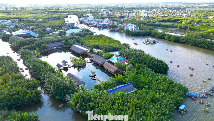 Cách trung tâm phố cổ Hội An chỉ chừng 3 cây số, làng Cẩm Thanh là điểm đến yêu thích của du khách trong nước và quốc tế.