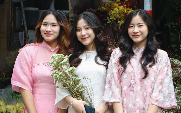 Có gia đình ăn uống 500.000 đồng/ngày Tết vẫn đủ, người nói 'chẳng thấm vào đâu' - Ảnh 4.