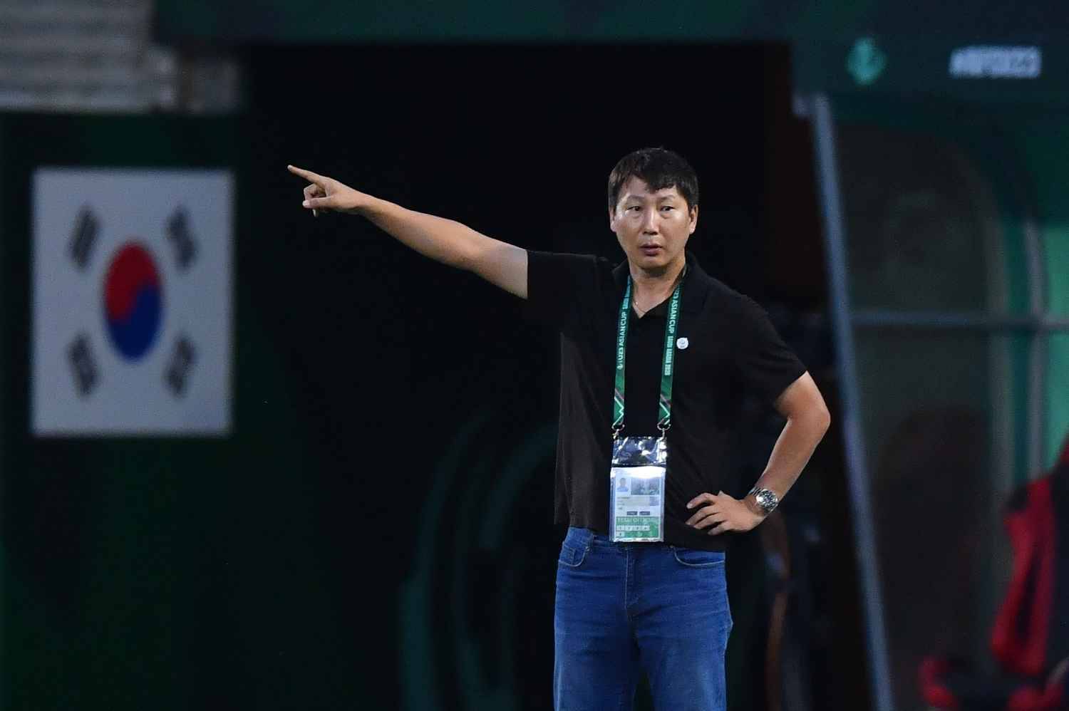 HLV Kim Sang-sik hé lộ sốc trong phòng thay đồ: 'Có những  cầu thủ đã bị tôi mắng...'- Ảnh 2.