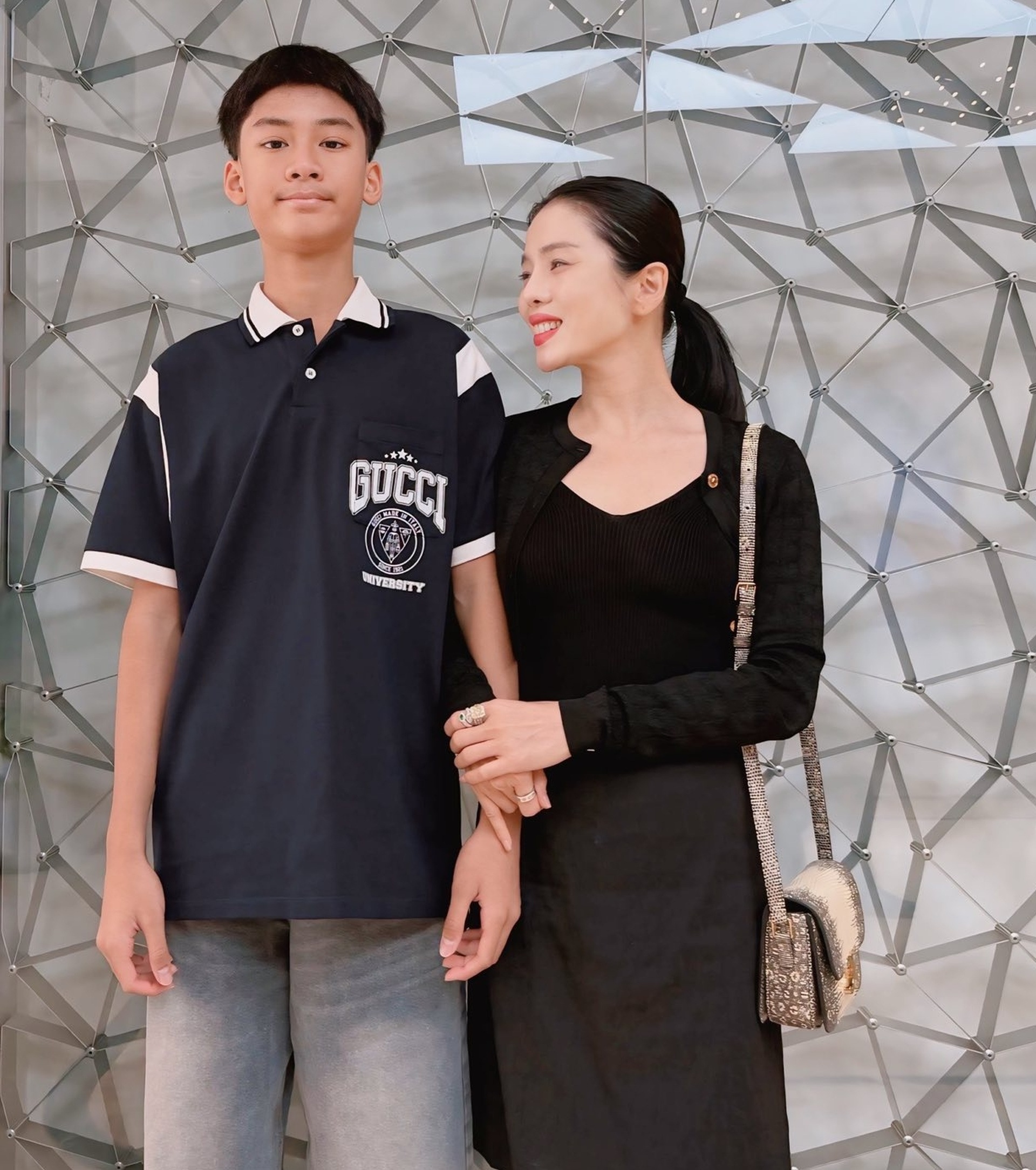 Con trai 14 tuổi của Lệ Quyên: Cao 1,8m nổi bật, được mẹ mua nhà 400m2 - 1