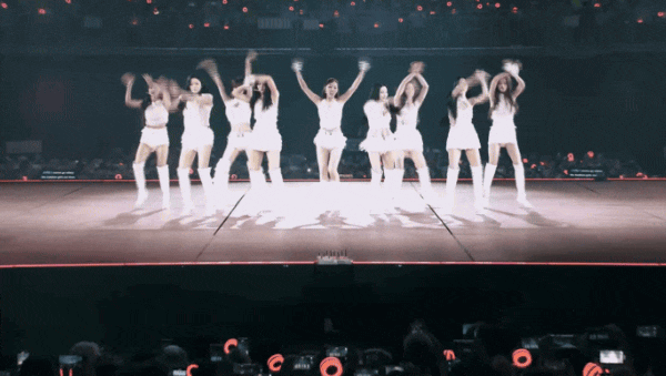 Sự hết thời của nhóm nữ quốc dân: Ngày càng ế vé, concert “trống hoác” lèo tèo người xem- Ảnh 8.