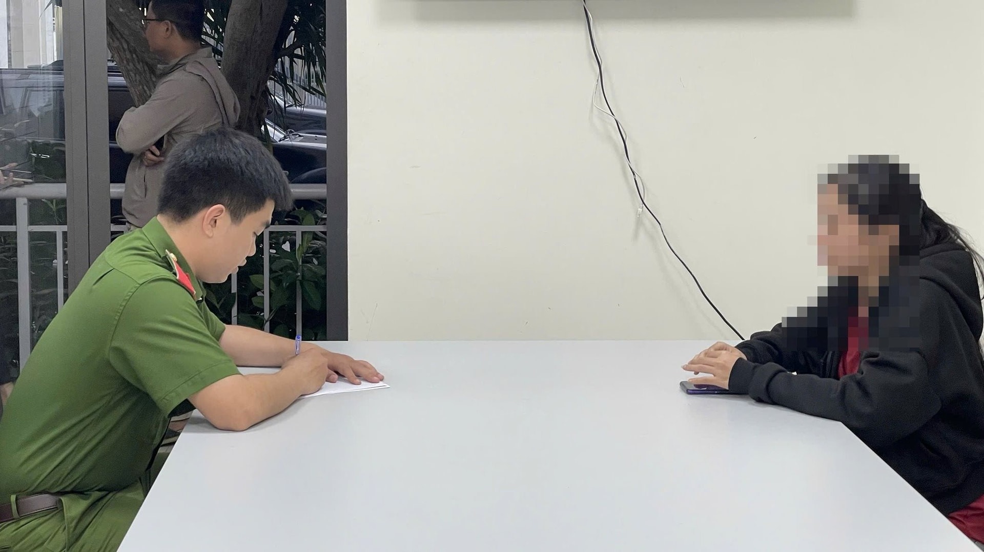 Phát hiện thanh niên SN 2005 chuẩn bị mở sổ tiết kiệm 500 triệu đồng, đăng ký vay online 10-20 triệu rồi xoá app: Công an Đà Nẵng truy xét nóng- Ảnh 1.