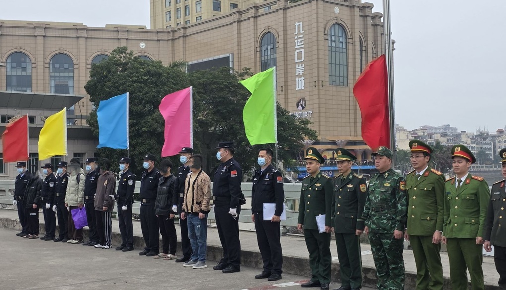 Công an cảnh báo chiêu trò lừa đảo “việc nhẹ lương cao” dịp Tết - 1
