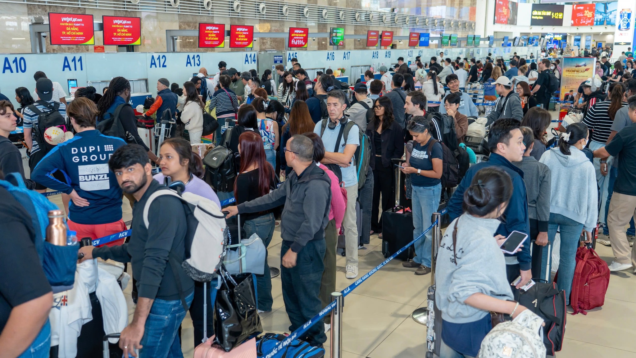 Cục trưởng Hàng không có quyền xử phạt vi phạm hành chính lên đến 100 triệu đồng - Ảnh 1.