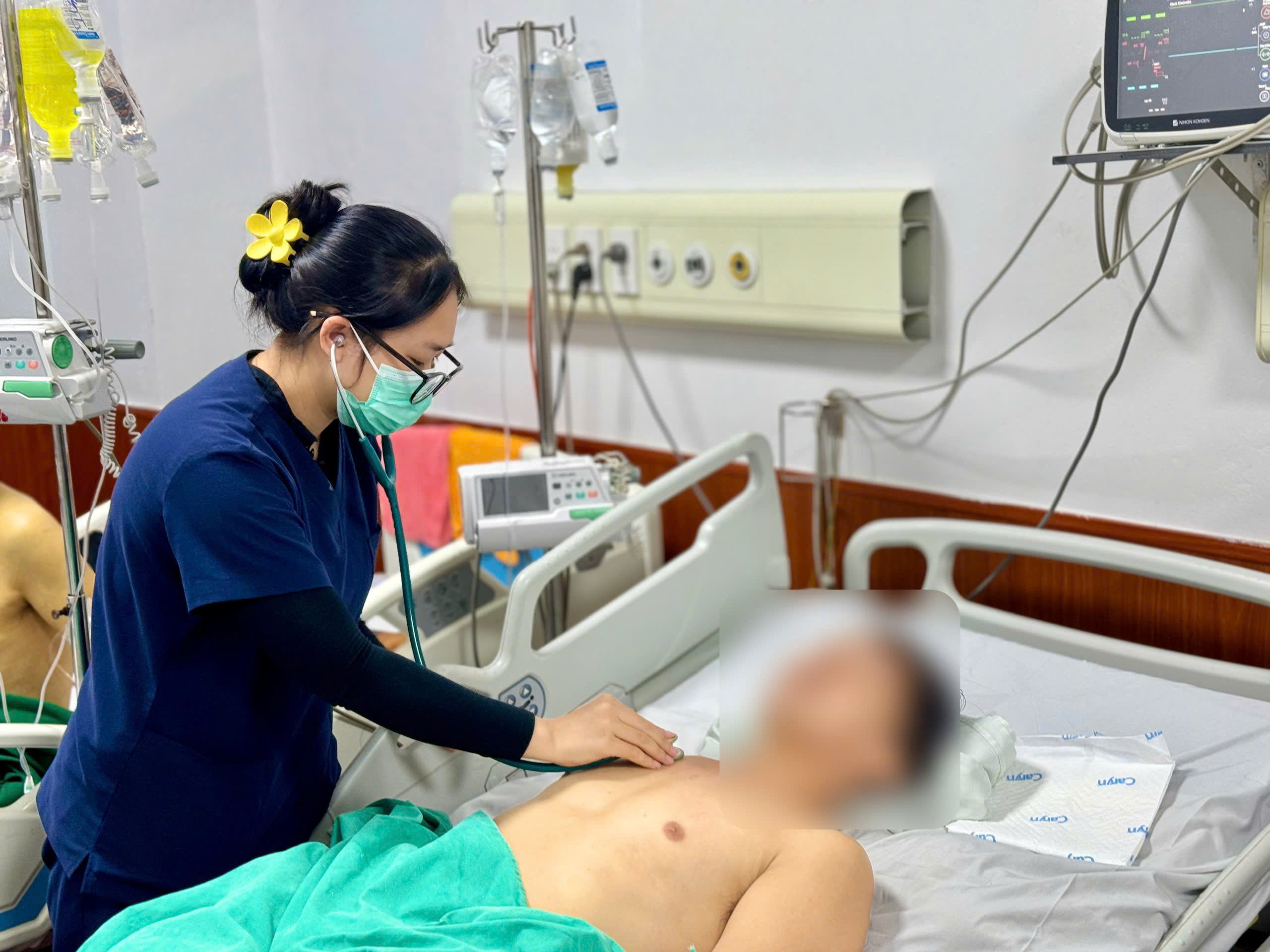 Cứng hàm tưởng uốn ván, người đàn ông khỏe mạnh phát hiện bị nấm đen ăn mòn xương - Ảnh 1.