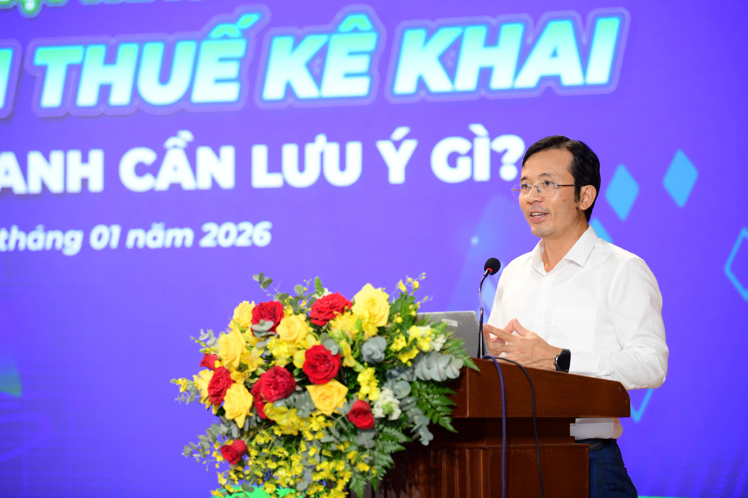 Cùng hộ kinh doanh lên doanh nghiệp số: Tiểu thương trực tiếp trải nghiệm kê khai, nộp thuế online 1 hộ kinh doanh - Ảnh 1.