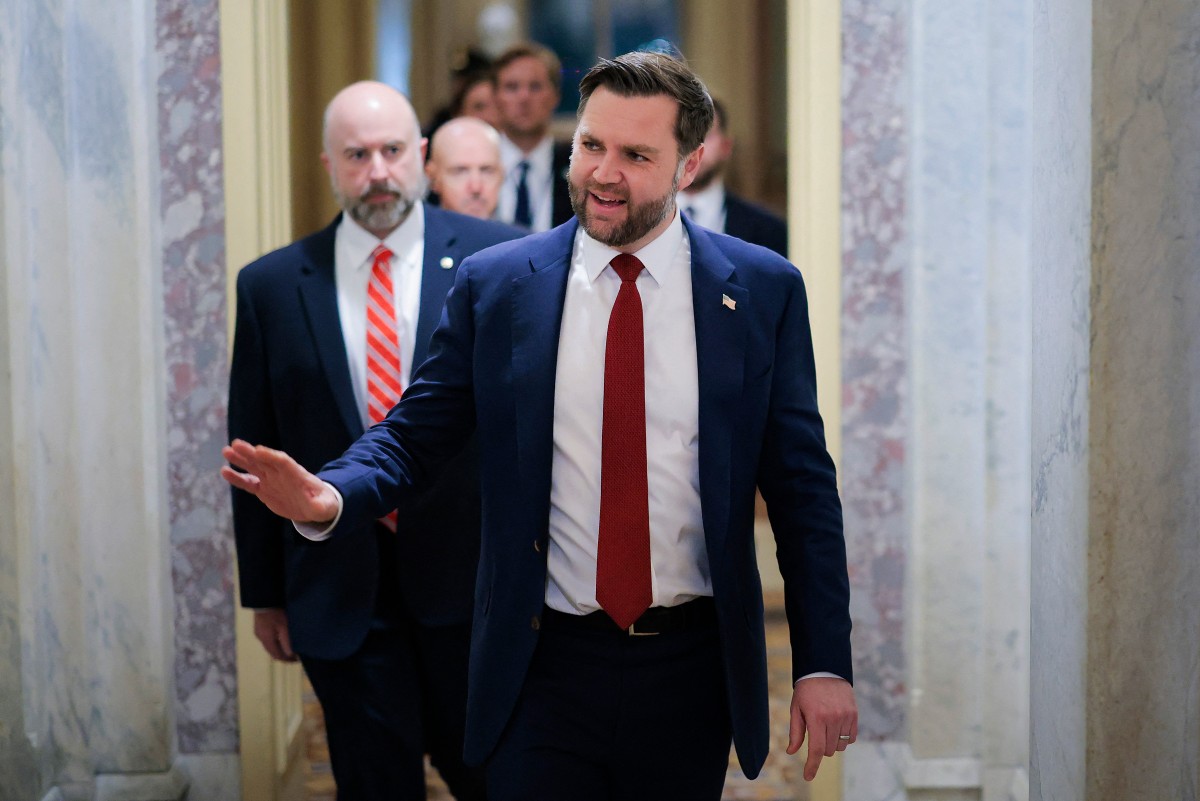 Cuộc bỏ phiếu kịch tính tại Thượng viện Mỹ về ngăn ông Trump hành động quân sự ở Venezuela - Ảnh 1.