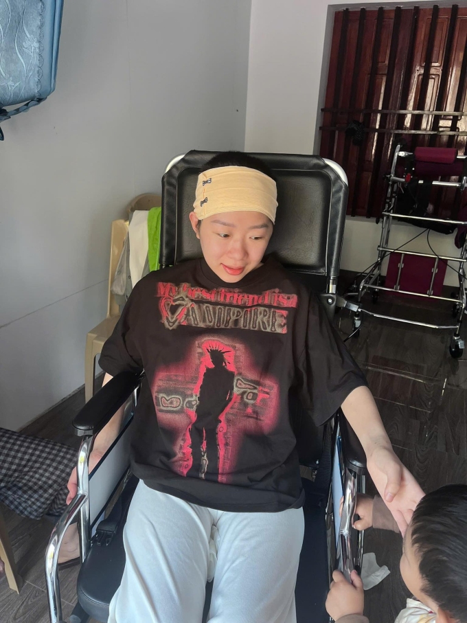 Linh sau 2 tháng chiến đấu với bệnh tật. Ảnh: Nhân vật cung cấp