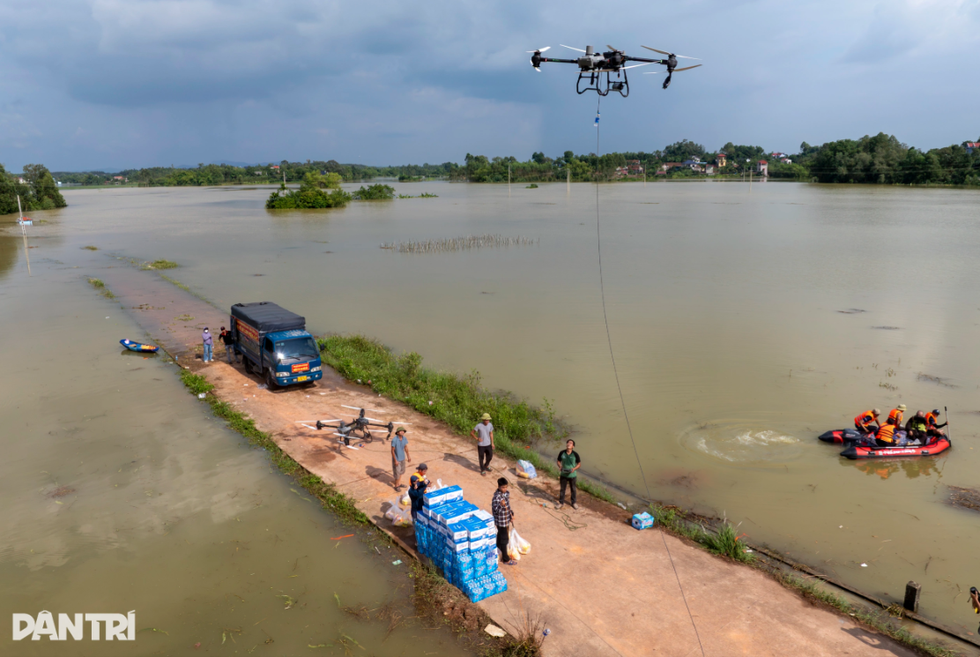 Cuộc đua kiếm tiền từ bầu trời dưới 1.000m  - 1