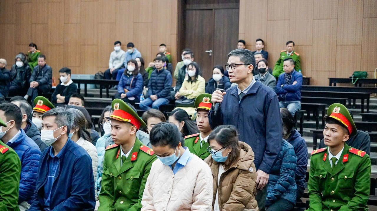 Cựu Cục trưởng Nguyễn Thanh Phong nhận hối lộ 43 tỉ đồng tại Cục An toàn thực phẩm - Ảnh 1.