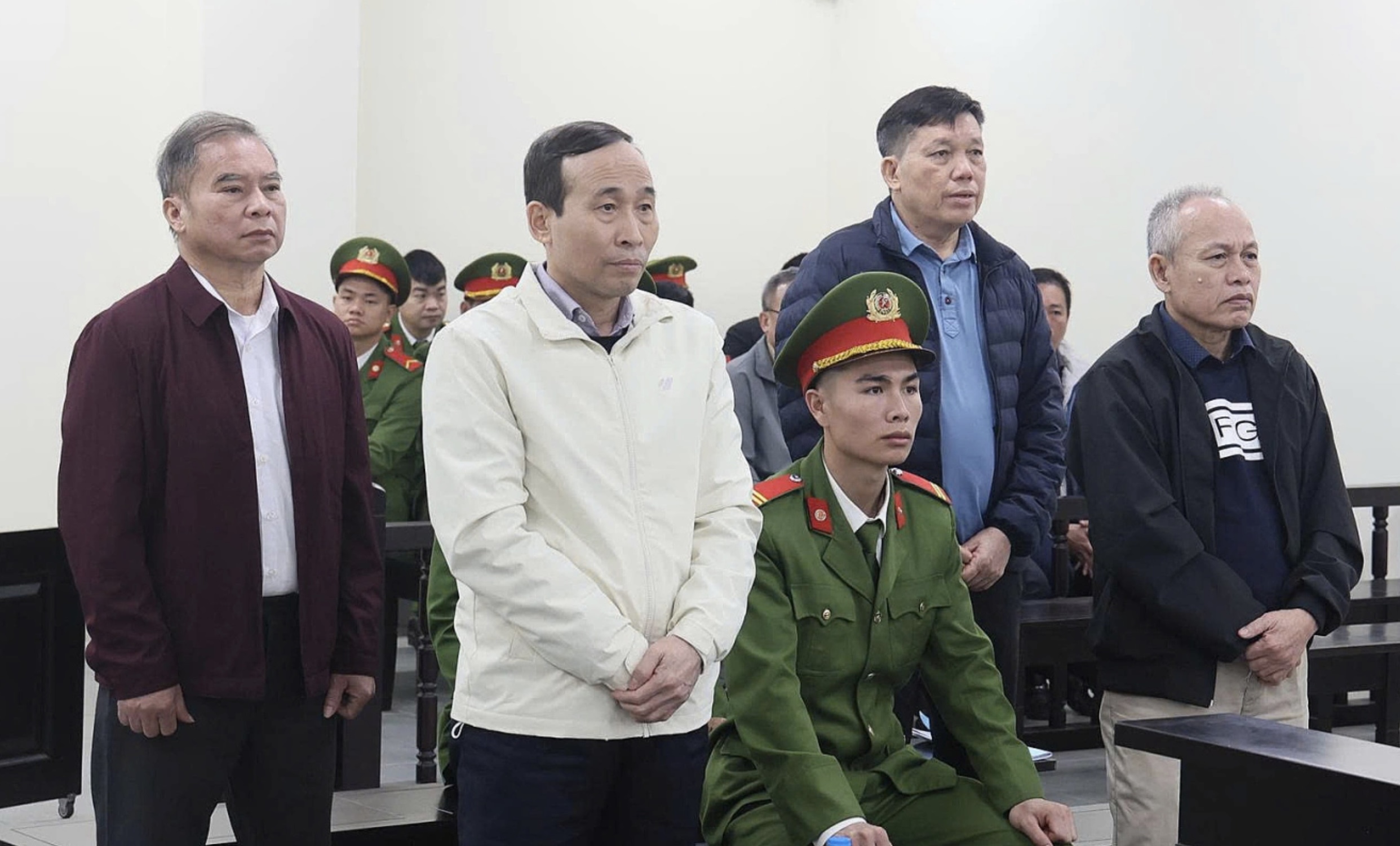 Cựu Giám đốc Ban quản lý dự án tỉnh Đắk Lắk bị tuyên 8 năm tù- Ảnh 1.