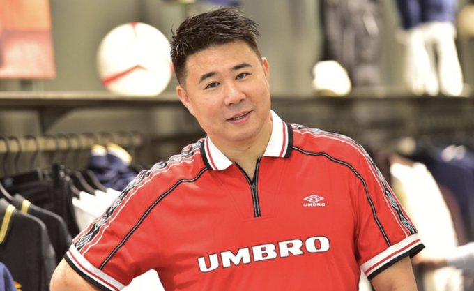 Cựu tiền đạo Man Utd Dong Fangzhuo.