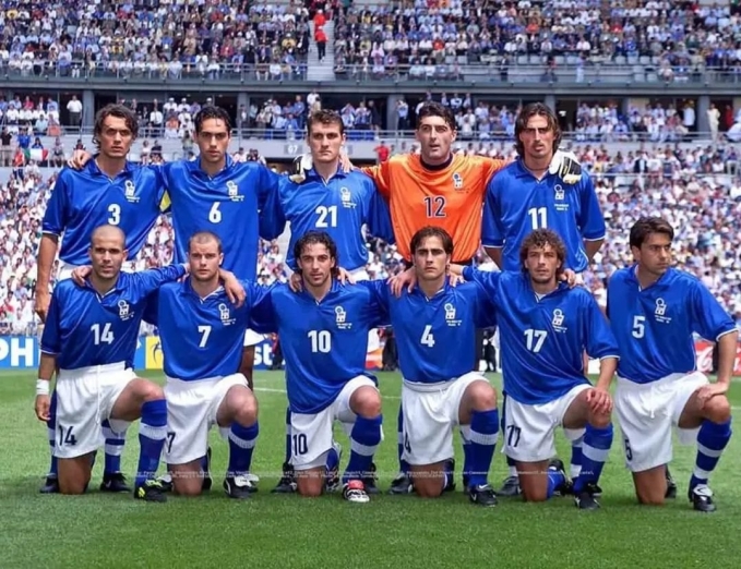 Luigi Di Biagio (số 14) trong đội hình chính của Italy tại World Cup 1998.