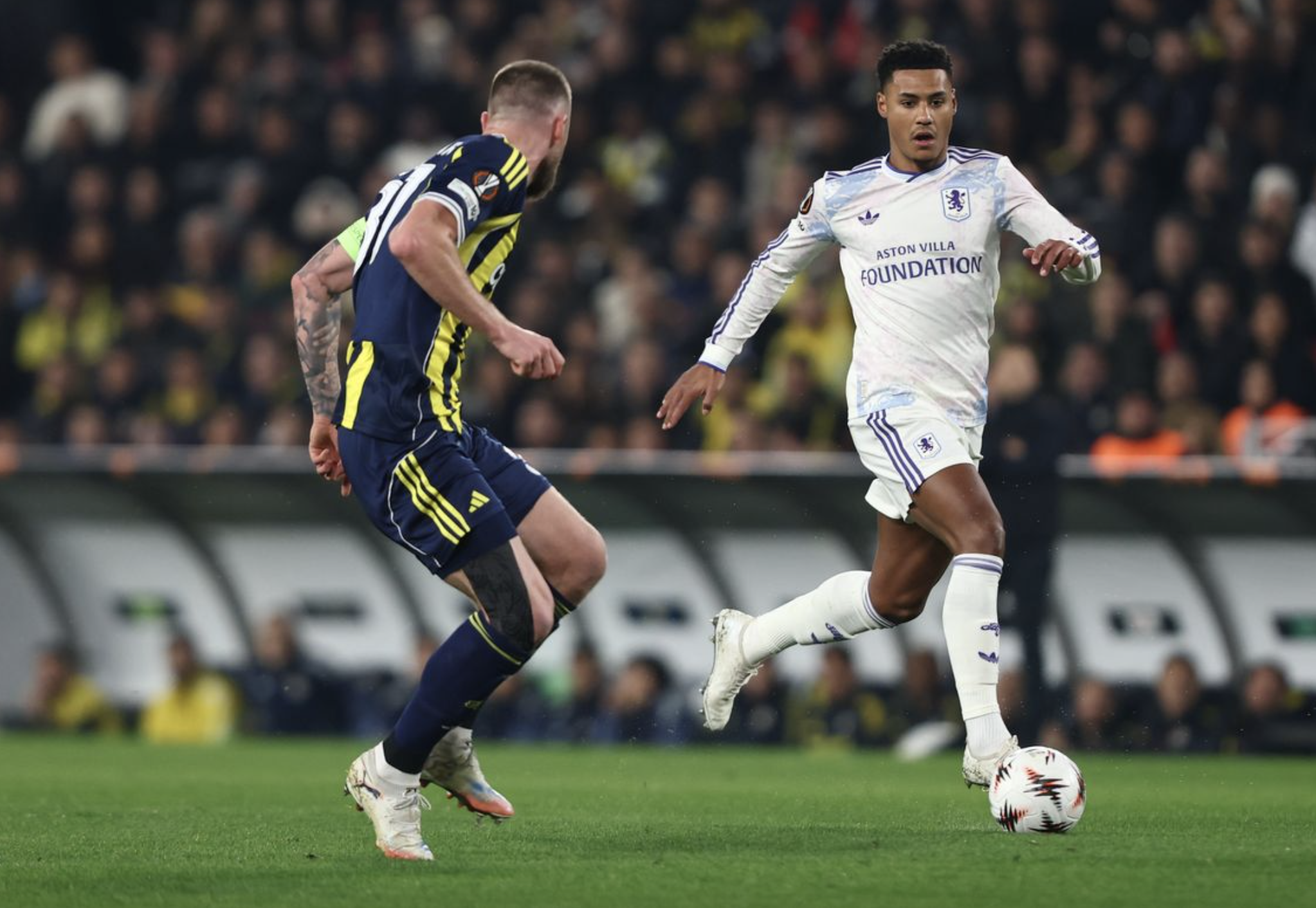 Cựu sao Man United bùng nổ, Aston Villa giành vé trực tiếp vòng 1/8 Europa League 1 Cựu sao Man United bùng nổ, Aston Villa giành vé trực tiếp vòng 1/8 Europa League - Ảnh 1.