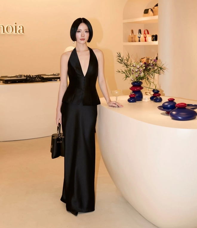 Đầm dự tiệc đơn sắc, tối giản gây ấn tượng từ ánh nhìn đầu tiên - Ảnh 10.