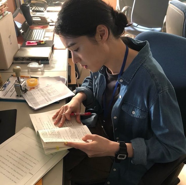 Chưa đến Tết đã thấy áp lực: Dân văn phòng muốn không tốn tiền thì nhớ điều này- Ảnh 2.