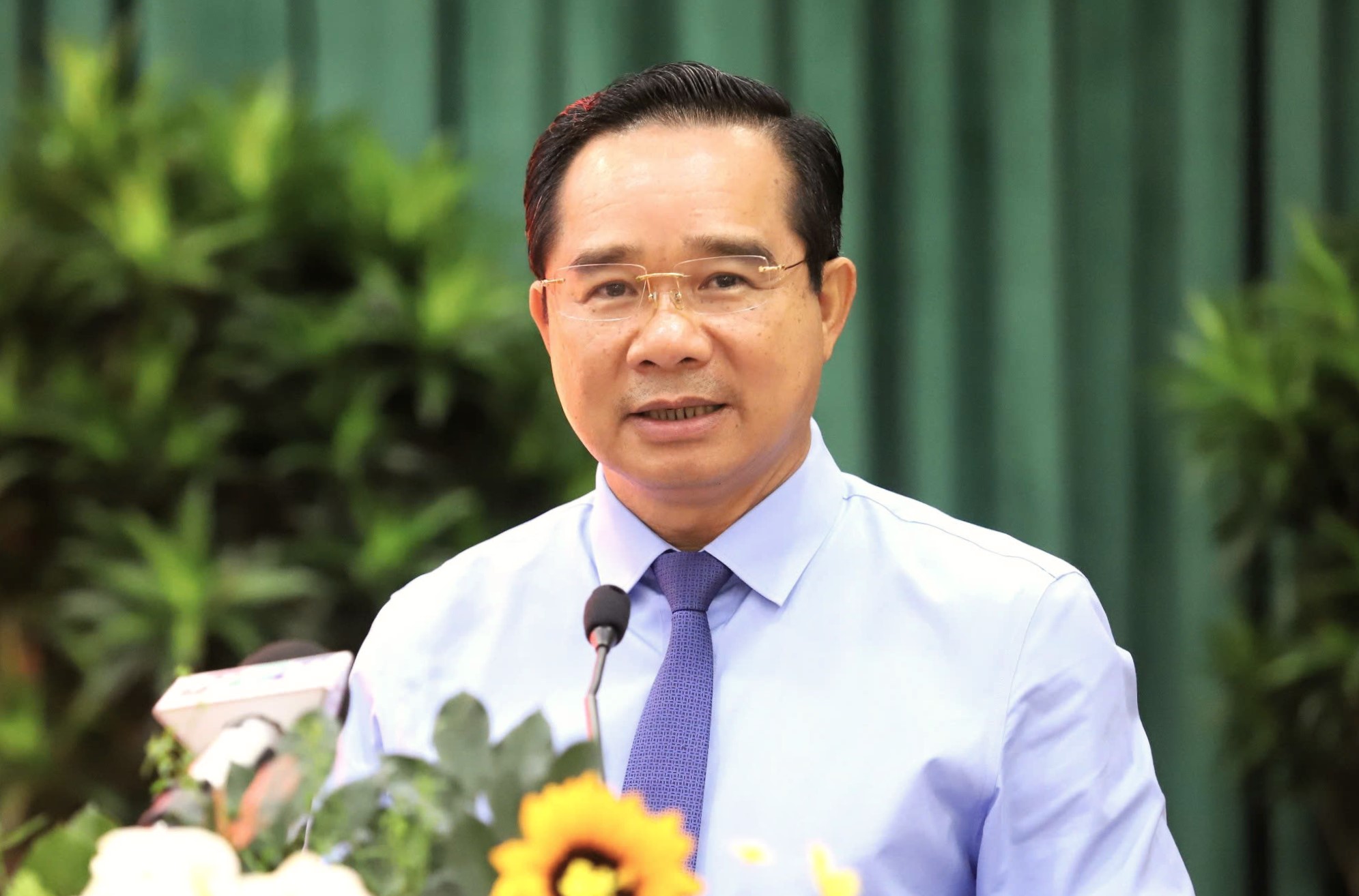 Ông Nguyễn Văn Được: 'Đảng bộ UBND TP.HCM là hàng tiền đạo, không chuyền, chỉ sút' - Ảnh 1.