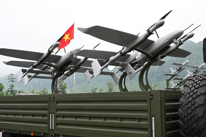 Mẫu khí tài UAV do Việt Nam sản xuất, trong đội hình hợp luyện chuẩn bị cho lễ diễu binh, diễu hành A80.