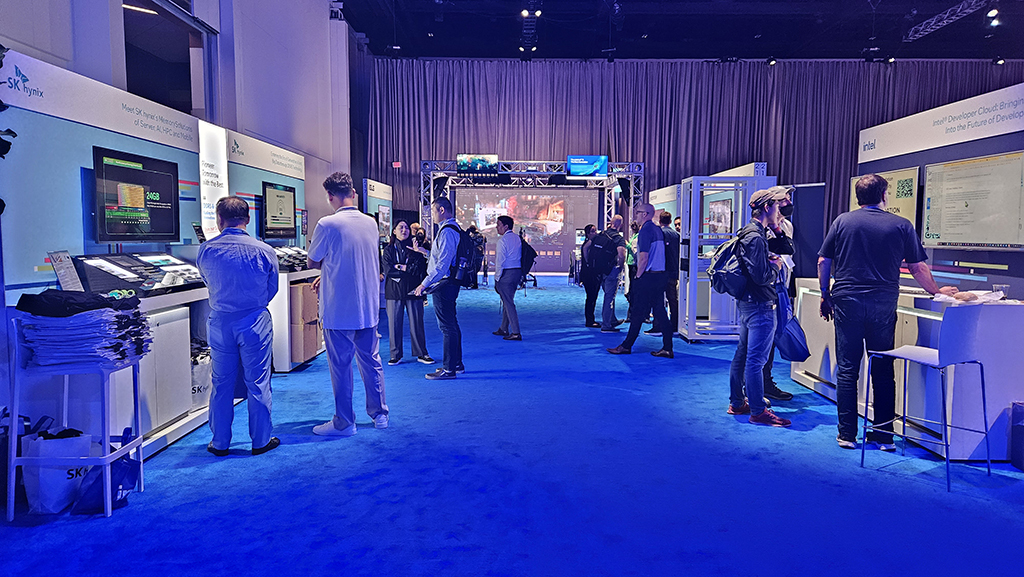 Đầu tư cho AI giữa hứng khởi xen lẫn phập phù - Ảnh 1.