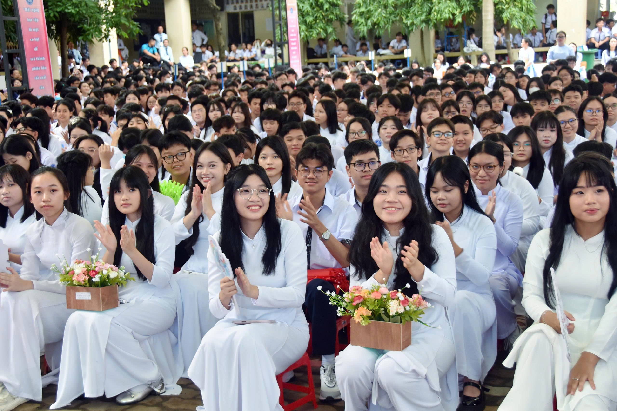 Đầu tư lớn cho giáo dục để bứt phá - Ảnh 1.