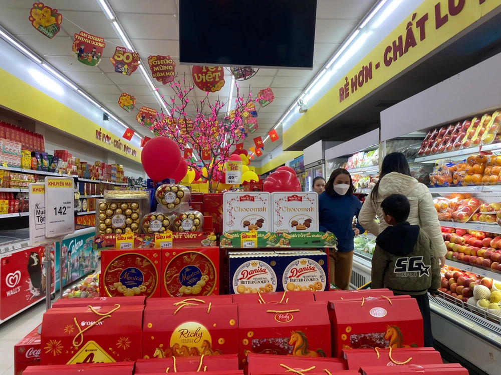 Bộ Tài chính yêu cầu tăng quản lý, bình ổn giá trong dịp Tết Nguyên đán Bính Ngọ. Ảnh: MINH TRÚC