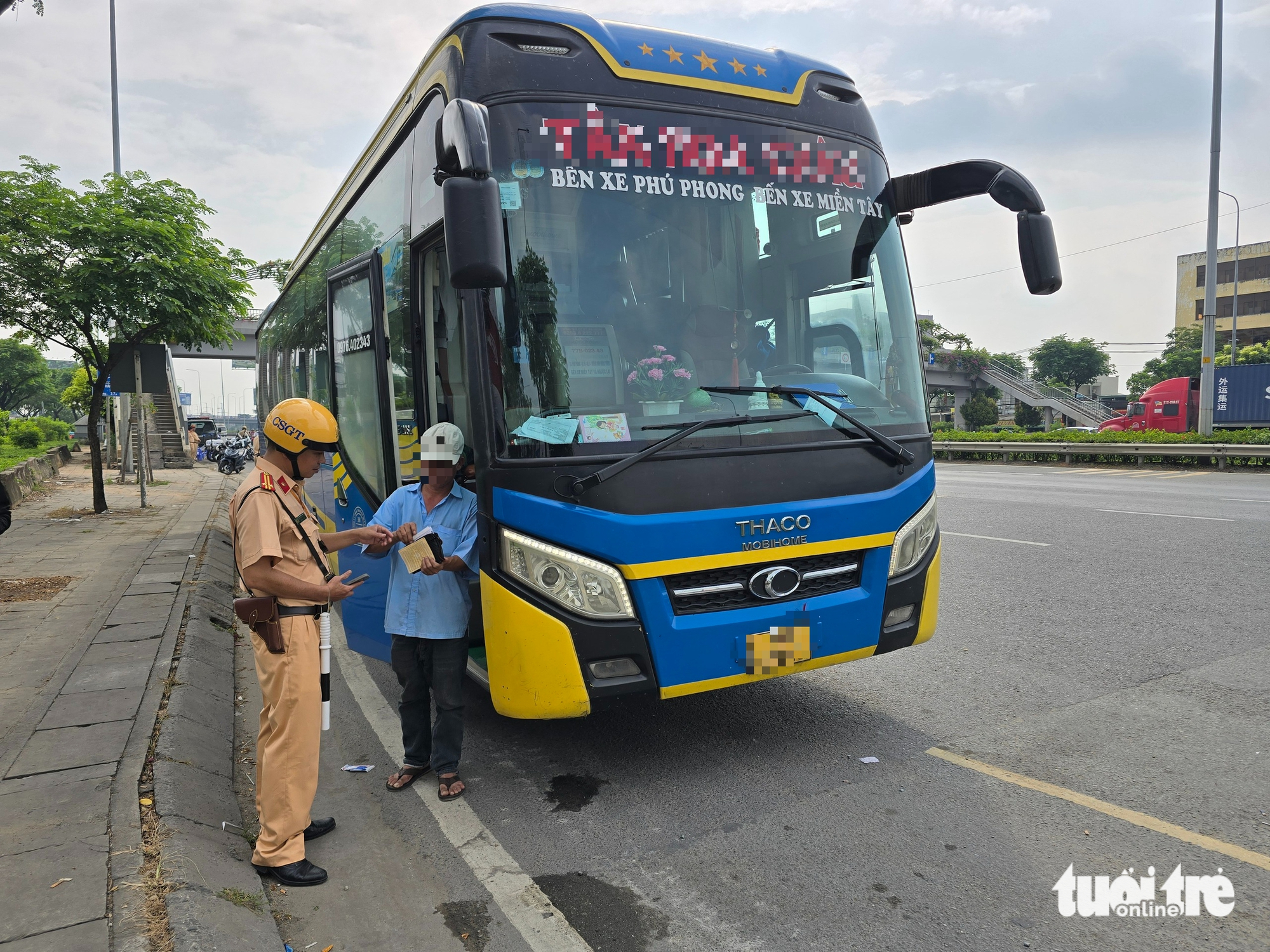 xe khách - Ảnh 1.