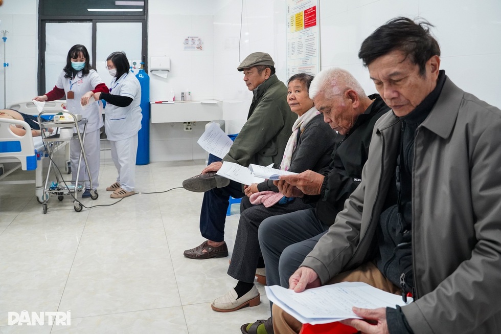 Đến lúc tạm biệt… sổ sức khỏe giấy? - 1