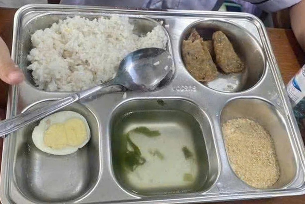 Diễn biến mới ở ngôi trường từng gây xôn xao suất ăn với trứng, 3 lát chả - 1