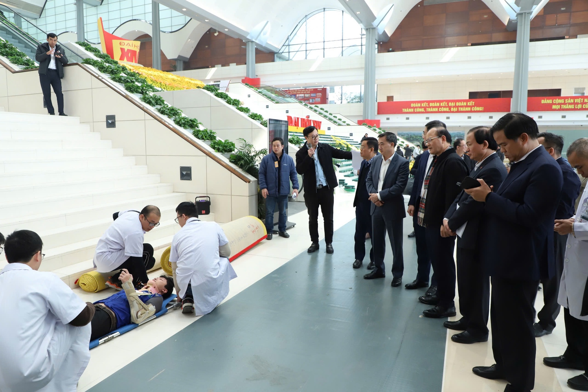 Diễn tập công tác y tế phục vụ Đại hội XIV của Đảng 1 img