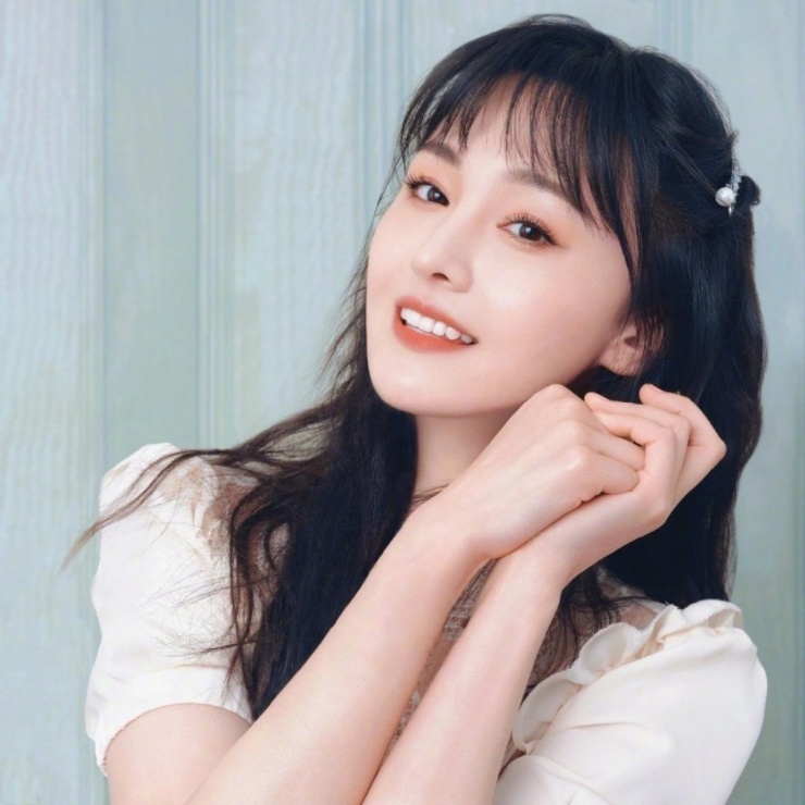 Trịnh Sảng sống kín tiếng tại Mỹ sau ồn ào. Cô vướng tin được đại gia bao nuôi. 