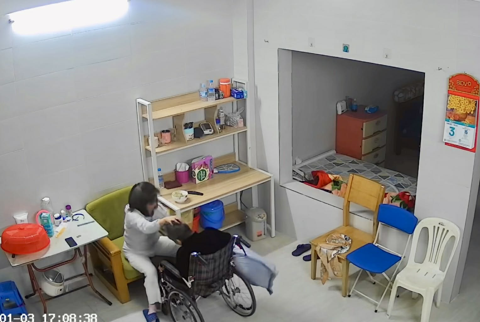 Vụ cụ bà 82 tuổi ở Hà Nội nghi bị bạo hành: Điều bất thường của nữ giúp việc 47 tuổi- Ảnh 1.