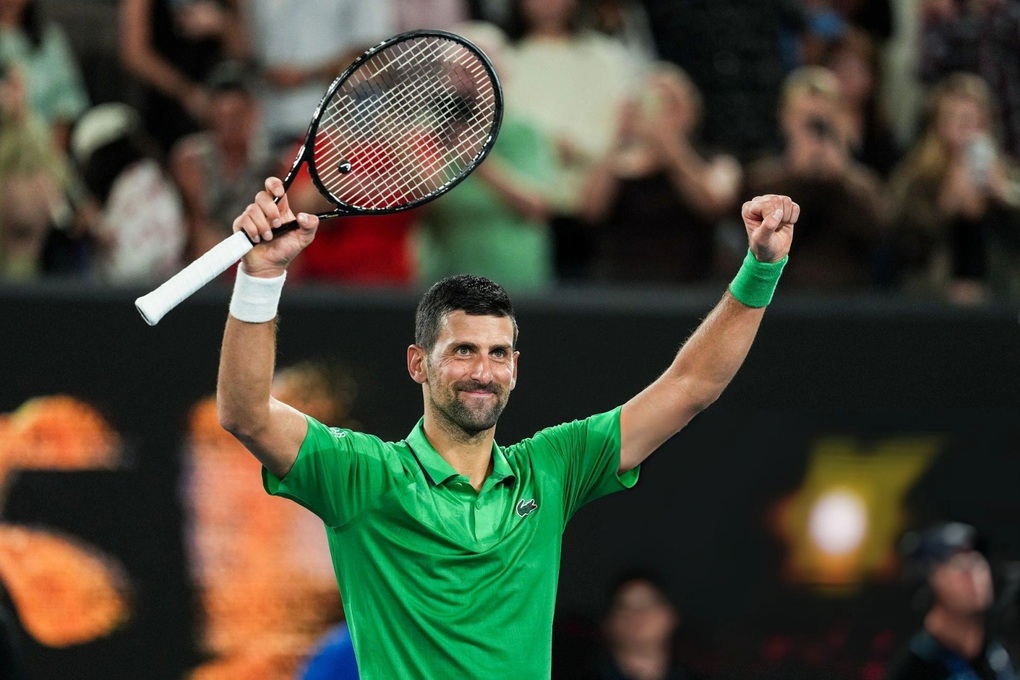 Djokovic cán mốc 100 chiến thắng tại Australian Open - 1