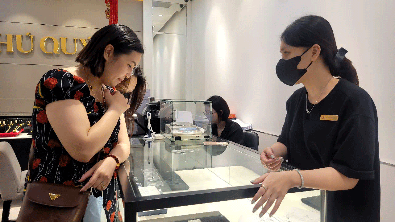 Đổ xô mua bạc để đầu tư tích trữ giữa cơn sốt giá bạc tăng cao - Ảnh 3. Đổ xô mua bạc để đầu tư tích trữ giữa cơn sốt giá bạc tăng cao - Ảnh 3.