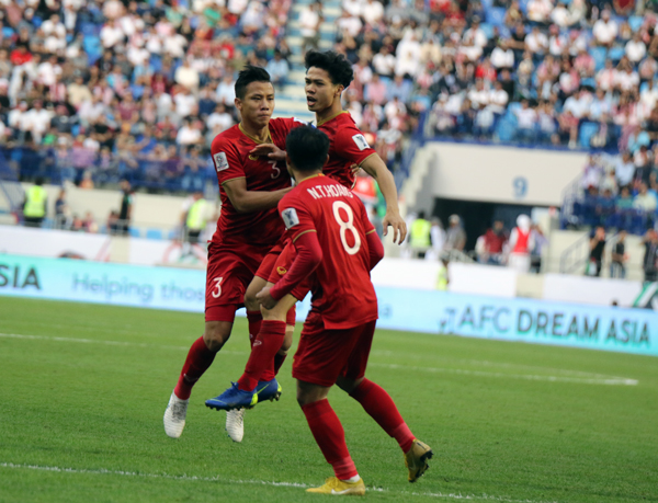 Đội tuyển Việt Nam 'dồn ép' Jordan ở Asian Cup 7 năm trước, đàn em U.23 tại sao không?- Ảnh 1. Đội tuyển Việt Nam 'dồn ép' Jordan ở Asian Cup 7 năm trước, đàn em U.23 tại sao không?- Ảnh 1.