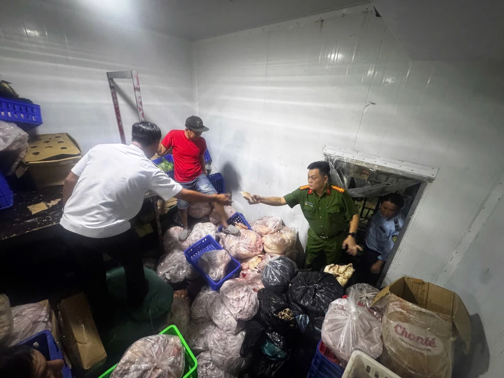 doanh-nghiep-thuc-pham-khong ro-nguon-goc-dong-lanh4.JPG