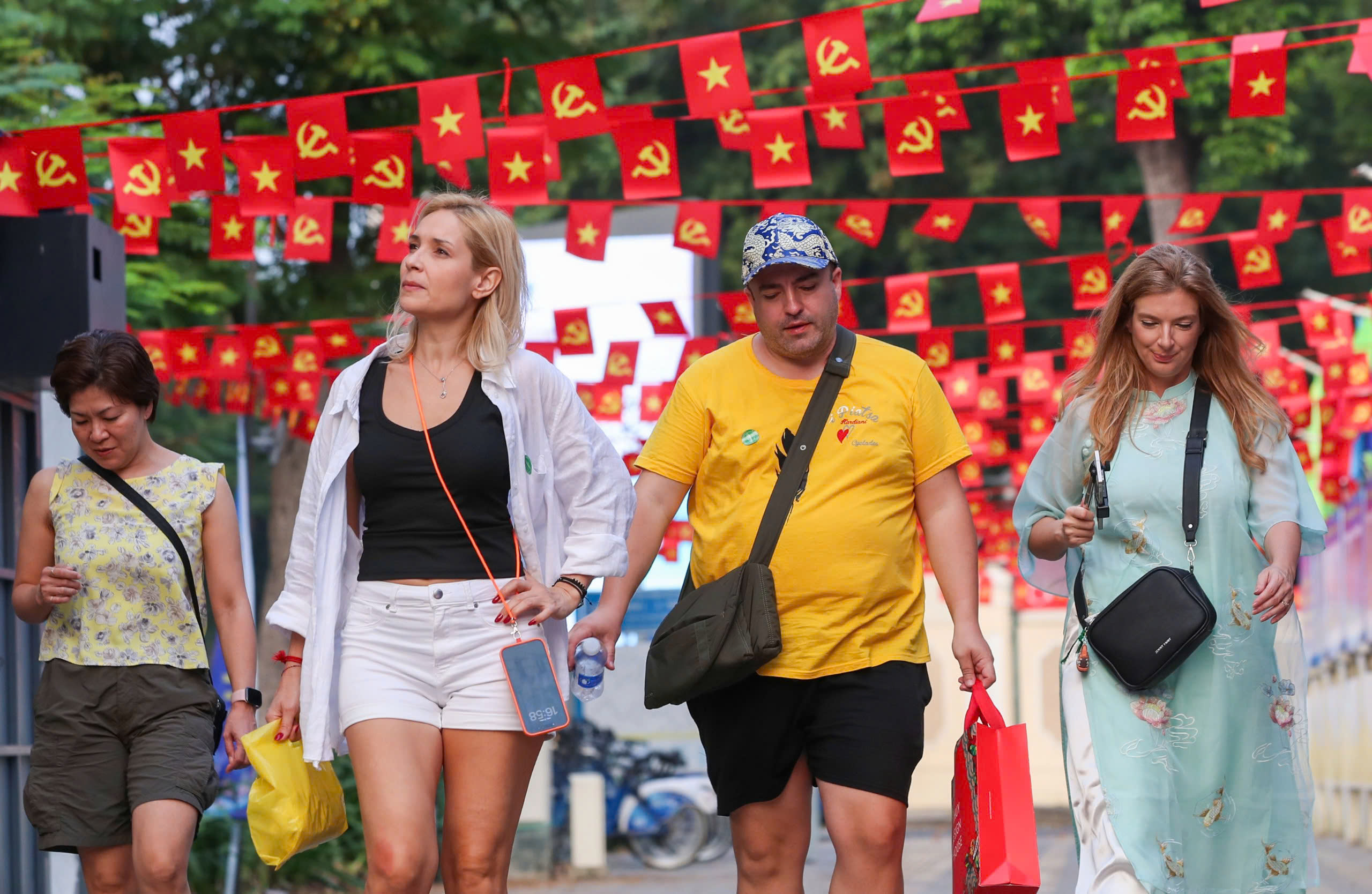 Du lịch Việt kỳ vọng bứt phá - Ảnh 1.