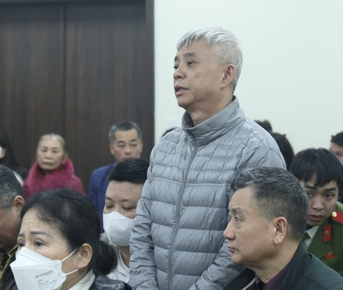 Ông Phạm Văn Cách, chủ tịch công ty CP dược Sơn Lâm là người bị gọi xét hỏi nhiều nhất, do bị xác định đưa hối lộ cho 17 bị cáo còn lại. Ảnh: Danh Lam