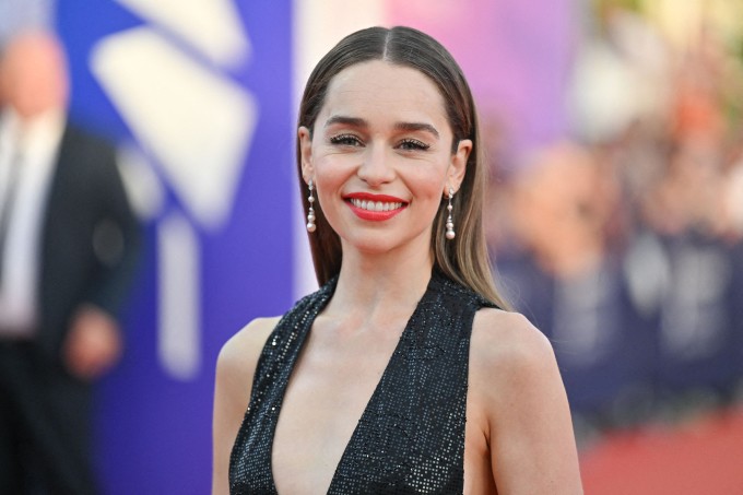 Diễn viên Emilia Clarke. Ảnh: Paris Match