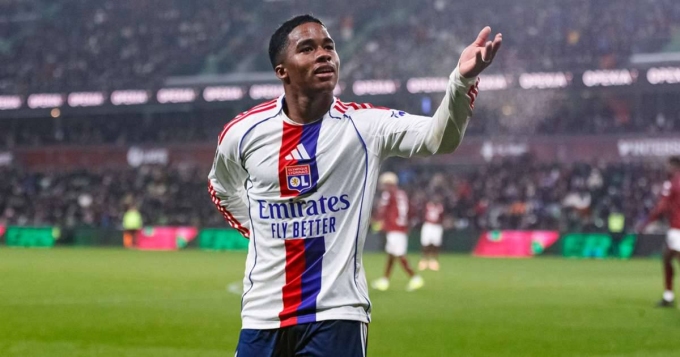 Endrick mừng bàn trong trận Metz 2-5 Lyon ở vòng 19 Ligue 1 hôm 25/1. Ảnh: AFP