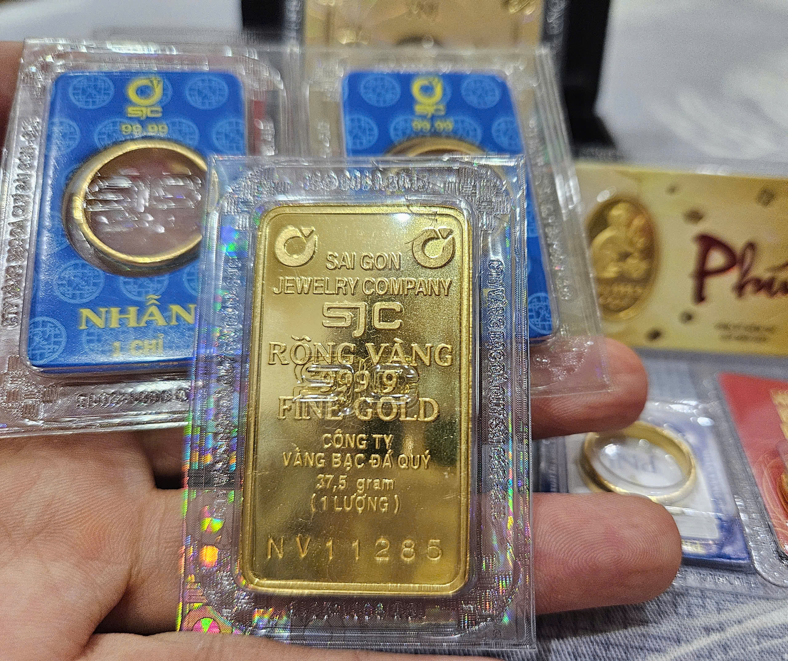 Giá vàng chiều nay vượt 191 triệu đồng: Cập nhật thông tin sàn giao dịch vàng Việt Nam - Ảnh 1. Giá vàng chiều nay vượt 191 triệu đồng: Cập nhật thông tin sàn giao dịch vàng Việt Nam - Ảnh 1.