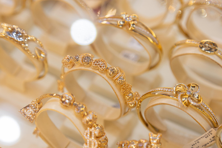 Giá vàng hôm nay 5/1: Bật tăng trở lại- Ảnh 1.