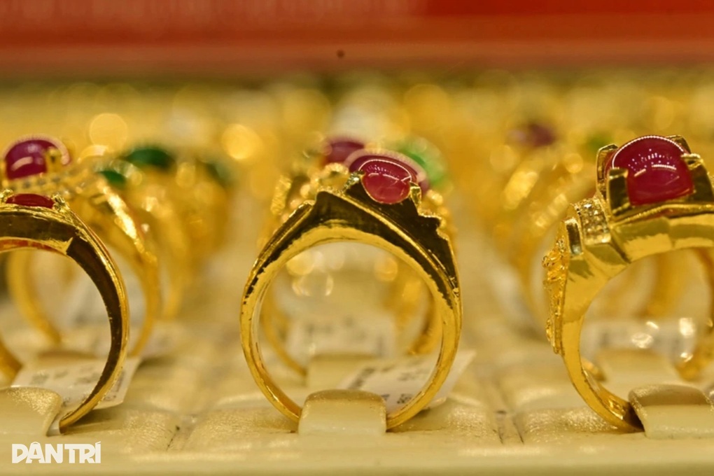 Giá vàng miếng lên 162 triệu đồng/lượng - 1