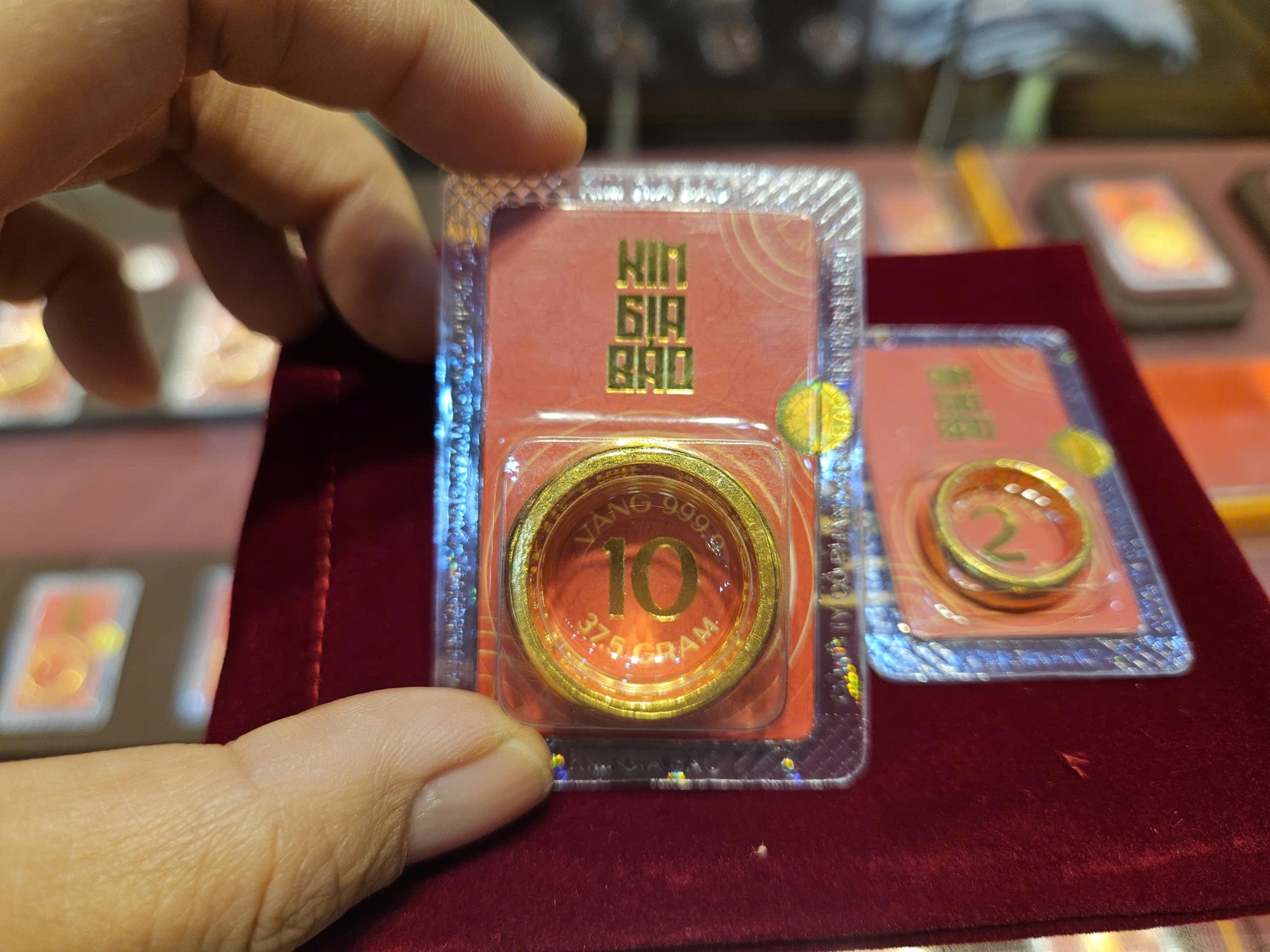 Giá vàng nhẫn tiếp tục tăng đến 1,2 triệu đồng/lượng- Ảnh 2.